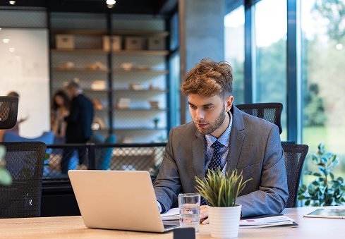 Mobile App Development with React Native (Beginner to Advanced + Live Projects)